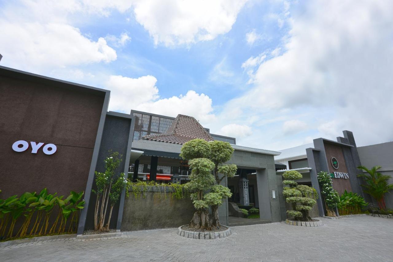 The Edwin Syariah Hotel Ngabean Екстериор снимка