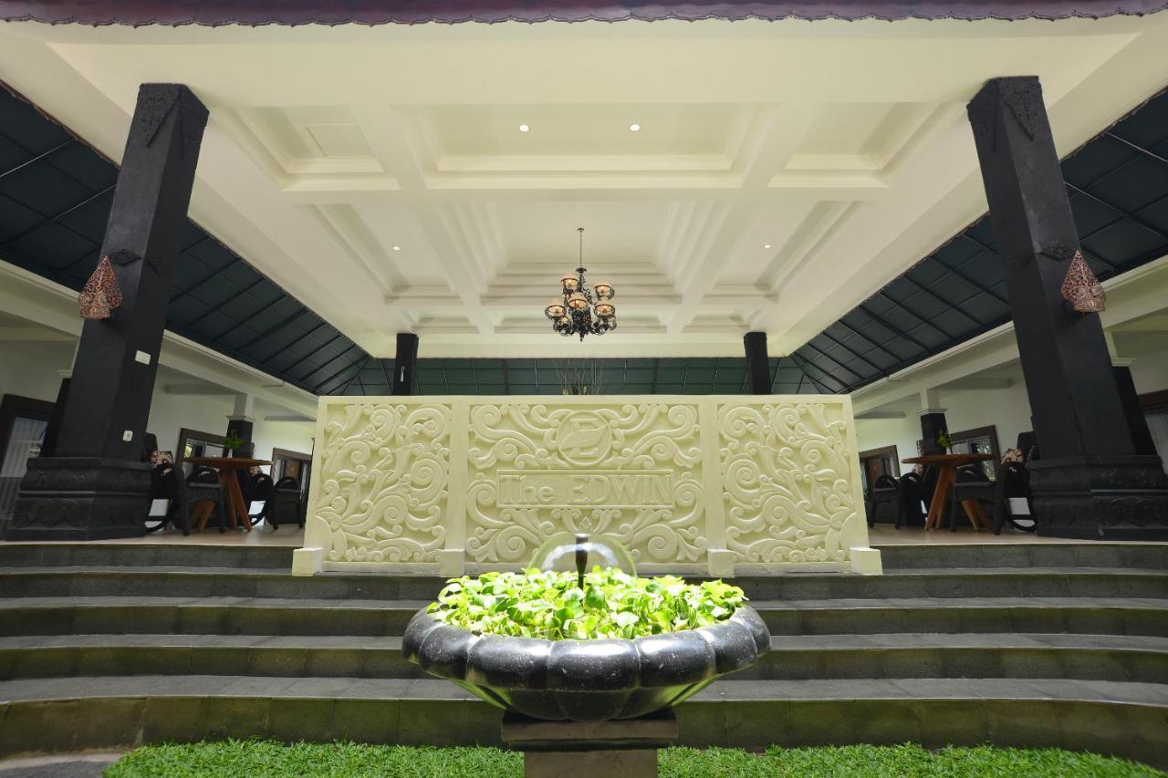 The Edwin Syariah Hotel Ngabean Екстериор снимка