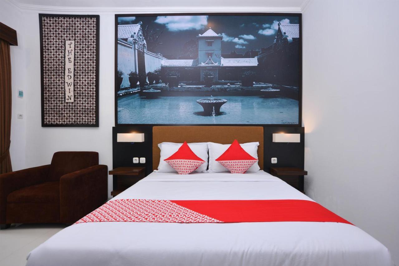 The Edwin Syariah Hotel Ngabean Екстериор снимка