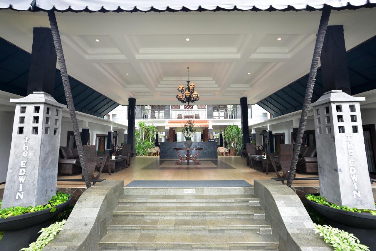 The Edwin Syariah Hotel Ngabean Екстериор снимка